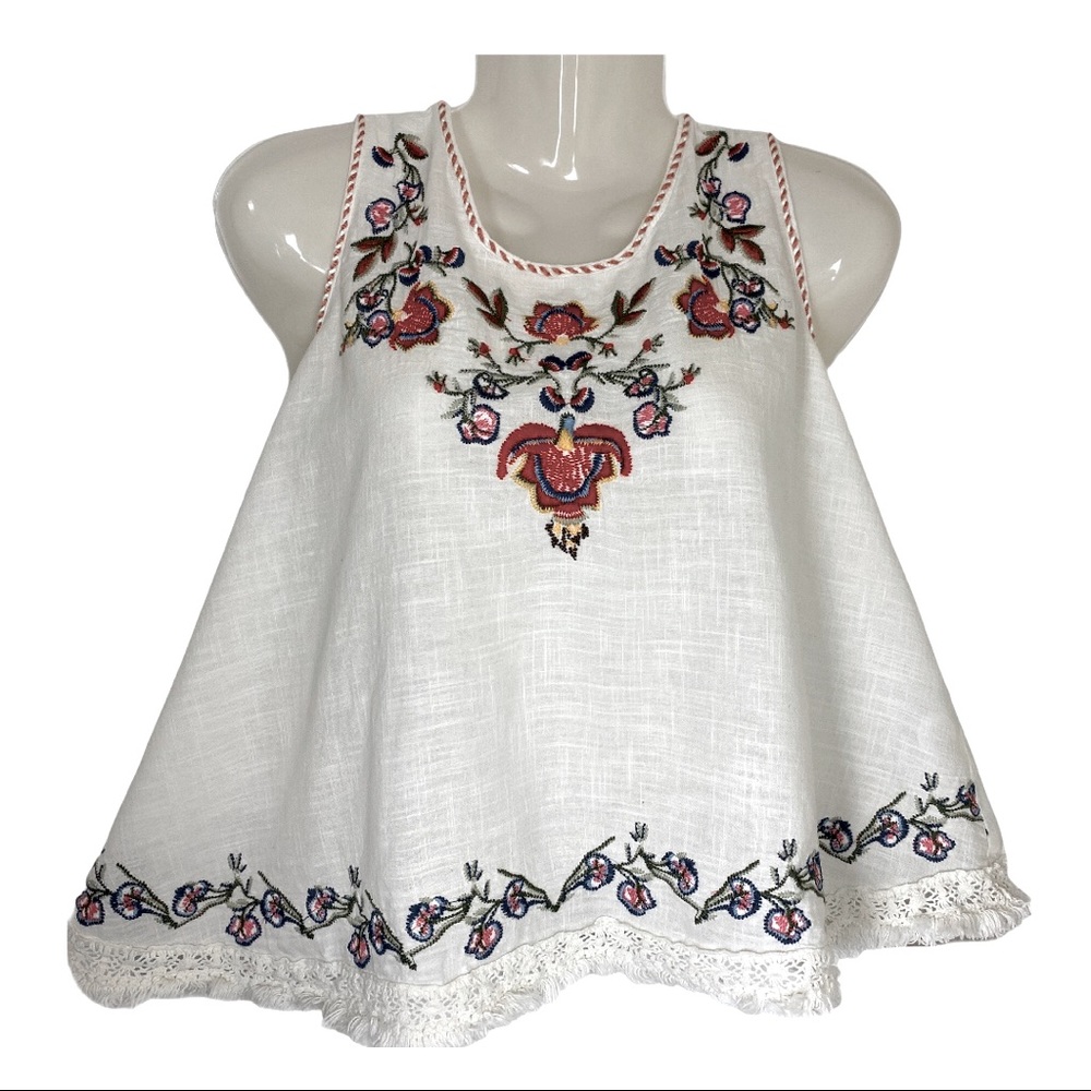 Max Studio Embroidery Lace Top!